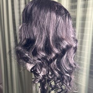Elegant Black Wavy Hair Wig